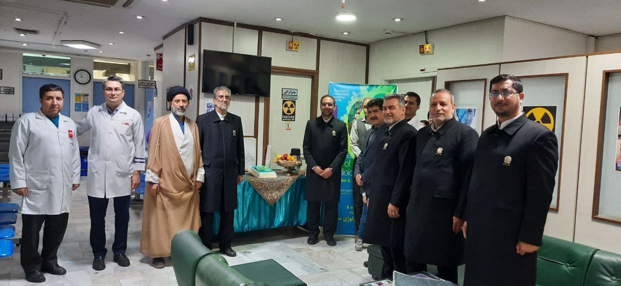 میلاد حضرت زینب (سلاماللهعلیها) و اهدای تبرکات آستان قدس رضوی به بیماران و پرسنل بیمارستان